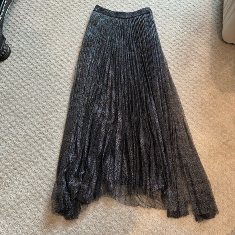 Alice + Olivia Metallic Dark Silver Pleated Maxi Skirt. Size 2